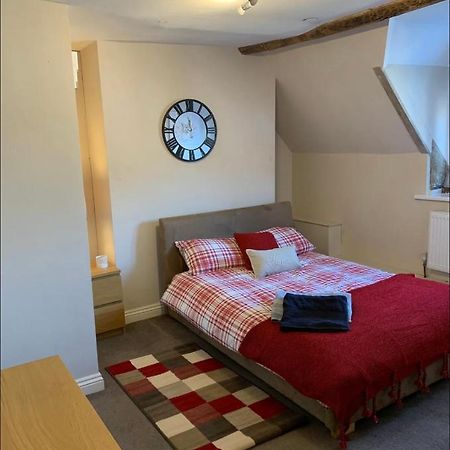 Studio Double. Own Bathroom, Shared Kitchen Bewdley Buitenkant foto