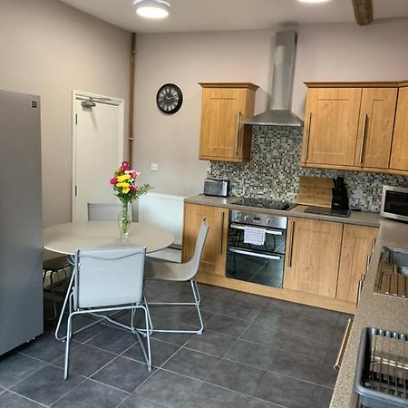 Studio Double. Own Bathroom, Shared Kitchen Bewdley Buitenkant foto