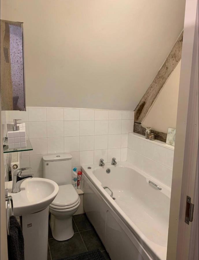 Studio Double. Own Bathroom, Shared Kitchen Bewdley Buitenkant foto