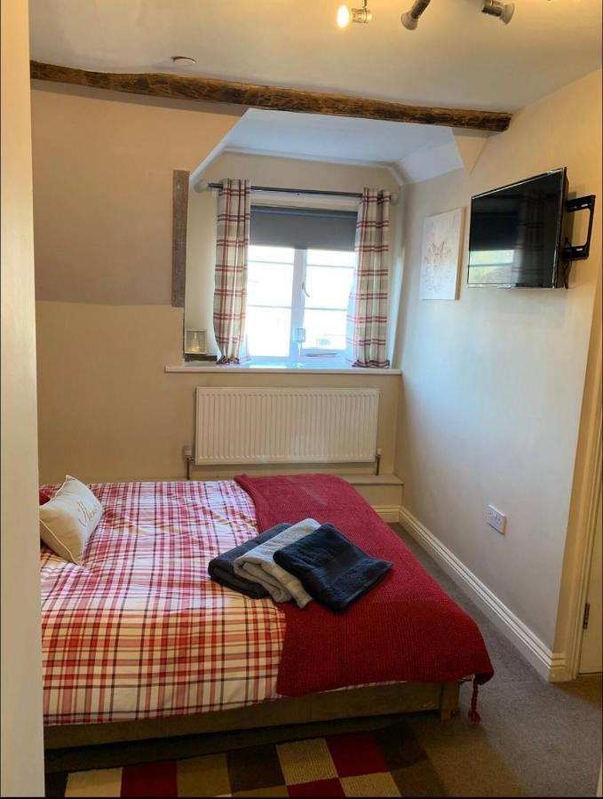 Studio Double. Own Bathroom, Shared Kitchen Bewdley Buitenkant foto