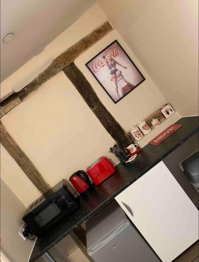 Studio Double. Own Bathroom, Shared Kitchen Bewdley Buitenkant foto